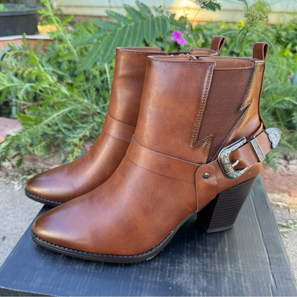 NWT Pierre Dumas western Brown faux Leather Ankle Boots booties pointed toe 8.5